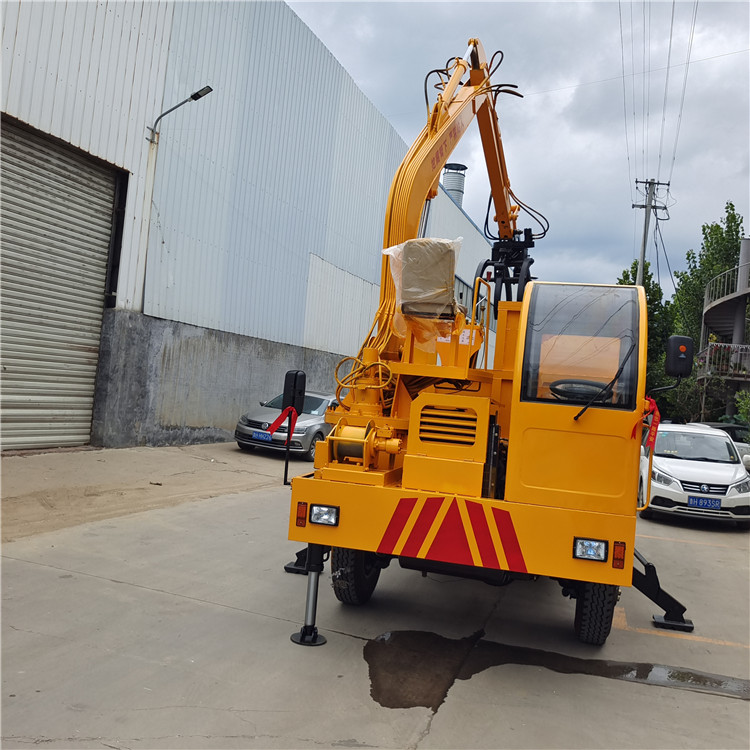 濟寧供應 8噸四不像車載抓木器與泡沫造粒機——林業與回收行業的得力助手